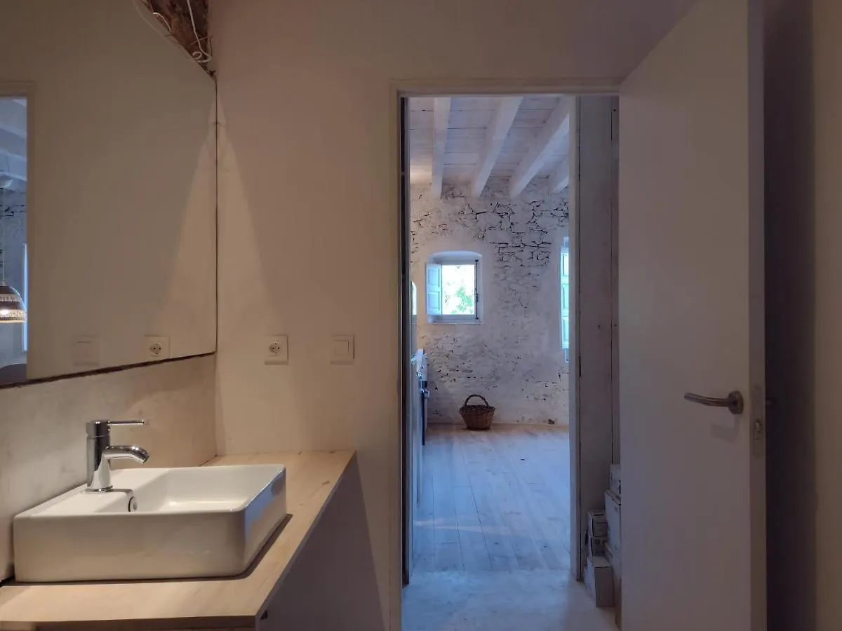 Can Tando Restored Catalan Old Barn To Enjoy Peaceful Rural Simplicity Sant Jordi Desvalls Country house