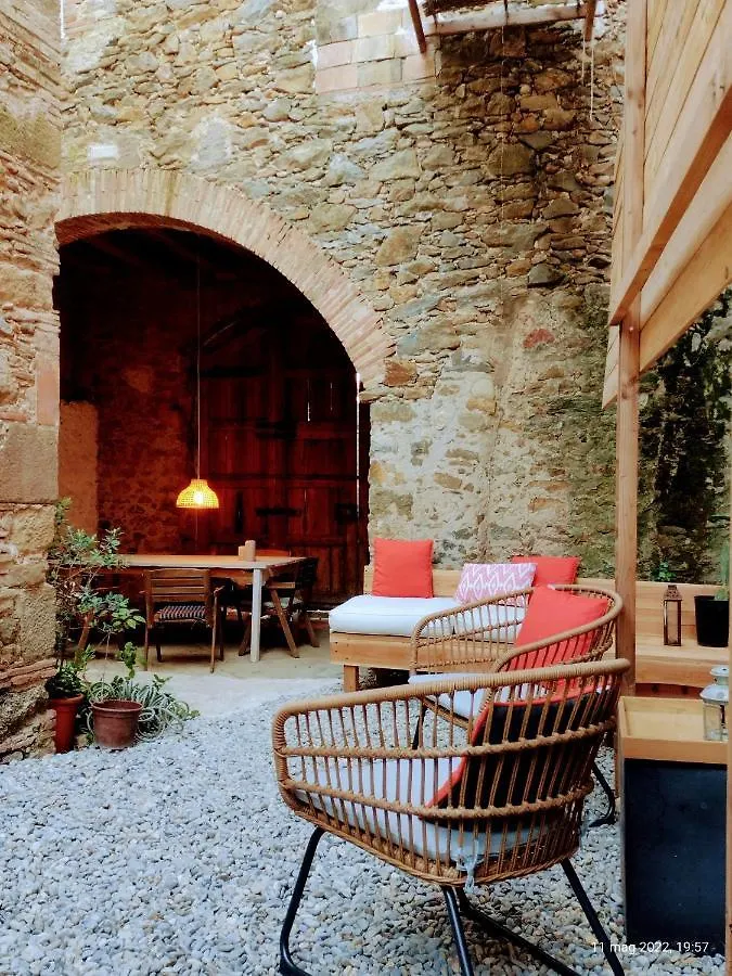 Country house Can Tando Restored Catalan Old Barn To Enjoy Peaceful Rural Simplicity Sant Jordi Desvalls Spain