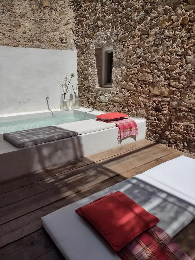 Country house Can Tando Restored Catalan Old Barn To Enjoy Peaceful Rural Simplicity Sant Jordi Desvalls